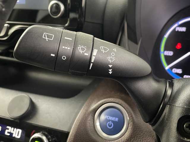 トヨタ ヤリスクロス ハイブリッド Z 埼玉県 2021(令3)年 6.4万km ブラックマイカ/ブラスゴールドメタリック 2トーン 純正ディスプレイオーディオ　/パノラミックビューモニター　/全方位カメラ/トヨタセーフティーセンス　/フルセグＴＶ　/ＣＤ・ＤＶＤ再生/BSM/パーキングアシスト　/前席シートヒーター　/運転席パワーシート/純正アルミホイール/オートマチックハイビーム　/社外ドラレコ　/ＥＴＣ2.0/セーフティーレーダー/オートマティックハイビーム/フォグランプ