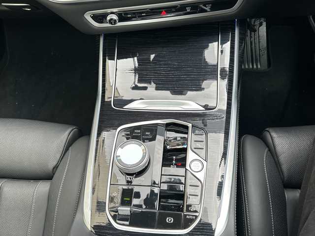 ＢＭＷ ＢＭＷ Ｘ７ xDrive40d Mスポーツ 滋賀県 2023(令5)年 3.4万km ミネラルホワイト ＜メーカーオプション＞/Bowers&Wilkinsダイアモンドサラウンドサウンドシステム/Mスポーツパッケージプロ/・Mスポーツエキゾーストシステム/・Mスポーツブレーキ/・Mシートベルト/・Mハイグロス・シャドーラインエクステリア/スカイラウンジパノラマルーフ/Bowers&Wilkinsダイアモンドサラウンドサウンドシステム/2列目コンフォートシート/・禁煙車/・BMWドライビングアシストプロ/車速追従クルコン/レーンキープアシスト/エマージェンシーブレーキシステム/・LEDヘッドライト