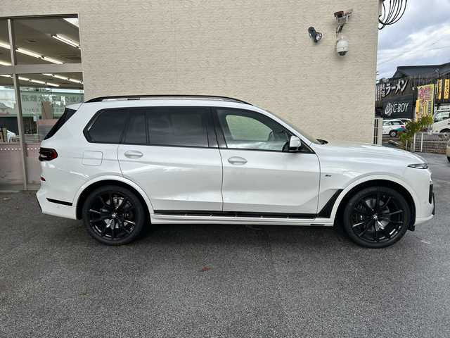 ＢＭＷ ＢＭＷ Ｘ７ xDrive40d Mスポーツ 滋賀県 2023(令5)年 3.4万km ミネラルホワイト ＜メーカーオプション＞/Bowers&Wilkinsダイアモンドサラウンドサウンドシステム/Mスポーツパッケージプロ/・Mスポーツエキゾーストシステム/・Mスポーツブレーキ/・Mシートベルト/・Mハイグロス・シャドーラインエクステリア/スカイラウンジパノラマルーフ/Bowers&Wilkinsダイアモンドサラウンドサウンドシステム/2列目コンフォートシート/・禁煙車/・BMWドライビングアシストプロ/車速追従クルコン/レーンキープアシスト/エマージェンシーブレーキシステム/・LEDヘッドライト