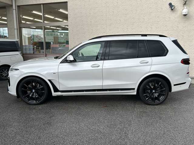 ＢＭＷ ＢＭＷ Ｘ７ xDrive40d Mスポーツ 滋賀県 2023(令5)年 3.4万km ミネラルホワイト ＜メーカーオプション＞/Bowers&Wilkinsダイアモンドサラウンドサウンドシステム/Mスポーツパッケージプロ/・Mスポーツエキゾーストシステム/・Mスポーツブレーキ/・Mシートベルト/・Mハイグロス・シャドーラインエクステリア/スカイラウンジパノラマルーフ/Bowers&Wilkinsダイアモンドサラウンドサウンドシステム/2列目コンフォートシート/・禁煙車/・BMWドライビングアシストプロ/車速追従クルコン/レーンキープアシスト/エマージェンシーブレーキシステム/・LEDヘッドライト