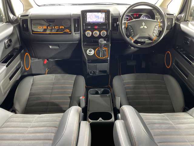三菱 デリカＤ：５ アクティブギア 神奈川県 2017(平29)年 2.2万km ダイヤモンドブラックマイカ 4WD/ディーゼルターボ/純正MMCS対応SDナビゲーション【T15】/社外アルパインフリップダウンモニター/フロント/サイド/バックカメラ/フルセグ　Bluetooth　SD　CD DVD/両側電動スライドドア/クルーズコントロール/ハーフレザーシート/前席シートヒーター/革巻きステアリング/パドルシフト/ステアリングスイッチ/スマートキー/HIDヘッドランプ/オートライト/フロントフォグランプ/純正18インチアルミホイール/社外ETC/電格ウインカーミラー