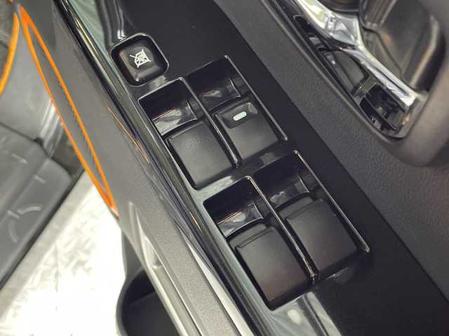 三菱 デリカＤ：５ アクティブギア 神奈川県 2017(平29)年 2.2万km ダイヤモンドブラックマイカ 4WD/ディーゼルターボ/純正MMCS対応SDナビゲーション【T15】/社外アルパインフリップダウンモニター/フロント/サイド/バックカメラ/フルセグ　Bluetooth　SD　CD DVD/両側電動スライドドア/クルーズコントロール/ハーフレザーシート/前席シートヒーター/革巻きステアリング/パドルシフト/ステアリングスイッチ/スマートキー/HIDヘッドランプ/オートライト/フロントフォグランプ/純正18インチアルミホイール/社外ETC/電格ウインカーミラー