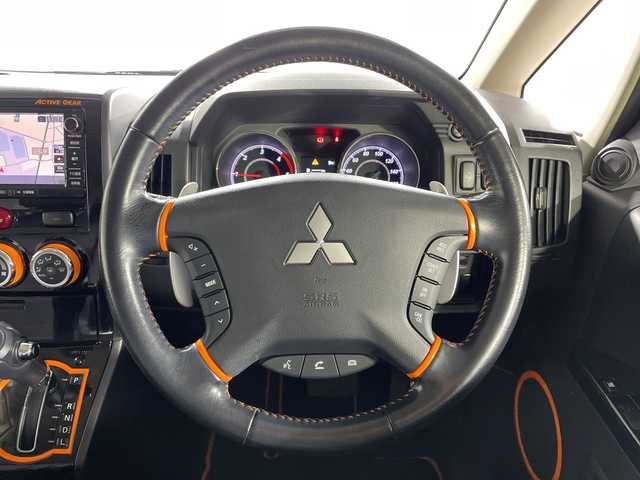 三菱 デリカＤ：５ アクティブギア 神奈川県 2017(平29)年 2.2万km ダイヤモンドブラックマイカ 4WD/ディーゼルターボ/純正MMCS対応SDナビゲーション【T15】/社外アルパインフリップダウンモニター/フロント/サイド/バックカメラ/フルセグ　Bluetooth　SD　CD DVD/両側電動スライドドア/クルーズコントロール/ハーフレザーシート/前席シートヒーター/革巻きステアリング/パドルシフト/ステアリングスイッチ/スマートキー/HIDヘッドランプ/オートライト/フロントフォグランプ/純正18インチアルミホイール/社外ETC/電格ウインカーミラー
