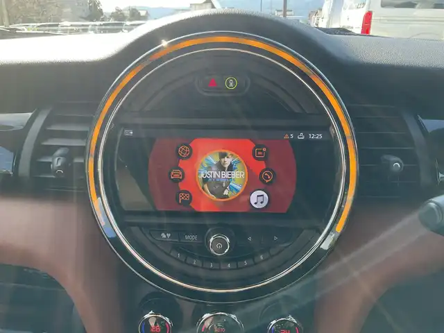 ＭＩＮＩ ミニ クーパー コンバーチブル 滋賀県 2020(令2)年 9.4万km 黒 ワンオーナー/JAAA検査実施済み車両/ターボ車/カメラ/パーキングアシストパッケージ/ラウンジスタイル/本革シート（ブラウン）/前席シートヒーター/純正ナビ/Bluetooth/バックカメラ/ETC/純正LEDヘッドライト/純正17インチアルミホイール/スペアキー有り/取扱説明書/保証書/