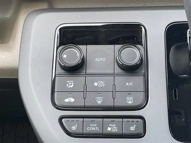 ホンダ フリード AIR EX 道央・札幌 2024(令6)年 0.6万km プラチナホワイトパール 純正ディーラーOPナビ/AM/FM/BT/フルセグ/衝突被害軽減ブレーキ/横滑り防止装置/アダプティブクルーズコントロール/レーンキープアシスト/クリアランスソナー/ブラインドスポットモニター/バックカメラ/ETC/ECONモード/両側パワースライドドア/前席シートヒーター/ハーフレザーシート/革巻きステアリング/ステアリングリモコン/電動パーキング/ブレーキホールド/プッシュスタート/スマートキー/LEDヘッドライト/オートライト/オートハイビーム/電動格納ミラー/ウィンカーミラー/純正フロアマット/スペアキー/レンタカー登録