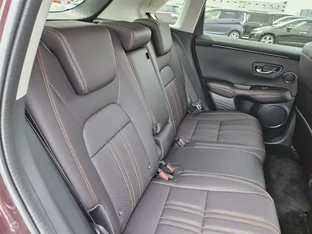 ホンダ ＺＲ－Ｖ ハイブリッド e:HEV Z 長崎県 2022(令4)年 1.4万km 赤Ｍ 純正9型ナビ/フルセグTV/ハンズフリーパワーバックドア/マルチビューカメラシステム/ビルトインETC2.0/ドライブレコーダー/渋滞追従機能付アダプティブクルーズコントロール/ソナーセンサー/ホンダセンシング/・衝突軽減ブレーキ/・誤発進抑制機能(前後)/・近距離衝突軽減ブレーキ/・歩行者事故低減ステアリング/・車線維持支援システム/・トラフィックジャムアシスト/・先行車発進お知らせ機能/・標識認識機能/・オートハイビーム/・ブラインドスポットインフォメーション/・後退出庫サポート/LEDヘッドランプ(オートレベリング機構)/本革巻きステアリング/ステアリングヒーター/パドルシフト/革シート/前席パワーシート/シートヒーター/運転席ドライビングポジションシステム/純正18インチアルミホイール/スマートキーシステム/BOSEプレミアムサウンドシステム/禁煙車