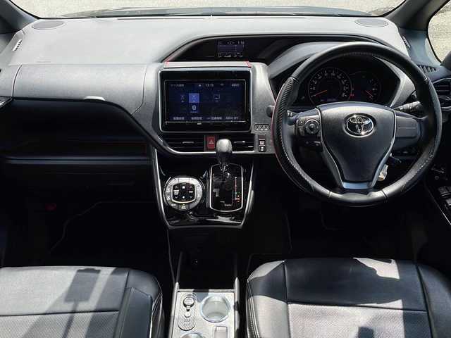 トヨタ ヴォクシー ZS 煌Ⅲ 山梨県 2021(令3)年 3.9万km イナズマスパーキングブラックガラスフレーク 純正ナビ/TV/CD/DVD/BT /バックモニター/ETC/ドラレコ/クルーズコントロール/両側パワスラ/フリップダウンモニター　/コーナーセンサー/オートマチックハイビーム　/レーンキープアシスト　/プッシュスタート/パワーウインドウ/純正フロアマット
