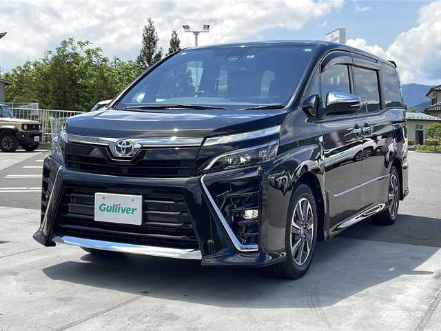 トヨタ ヴォクシー ZS 煌Ⅲ 山梨県 2021(令3)年 3.9万km イナズマスパーキングブラックガラスフレーク 純正ナビ/TV/CD/DVD/BT /バックモニター/ETC/ドラレコ/クルーズコントロール/両側パワスラ/フリップダウンモニター　/コーナーセンサー/オートマチックハイビーム　/レーンキープアシスト　/プッシュスタート/パワーウインドウ/純正フロアマット