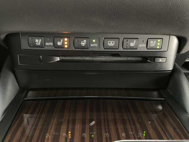 レクサス ＥＳ 300h バージョンL 長野県 2018(平30)年 6.5万km ソニッククォーツ サンルーフ/純正大型ナビ/（フルセグ/Bluetooth/CD/DVD）/全方位モニター/衝突軽減ブレーキ/レーンキープアシスト/レーダークルーズコントロール/前後コーナーセンサー/ブラインドスポットモニター/パーキングサポートアラート/電動リアゲート/ビルトインETC2.0/デジタルインナーミラー/ステアリングヒーター/社外レーダー（Z190R)/前方ドラレコ/D席、N席メモリ付きパワーシート/パドルシフト/革巻きステアリング/電動後席サンシェード/ナノイーエアコン/LEDヘッドライト/スマートキー