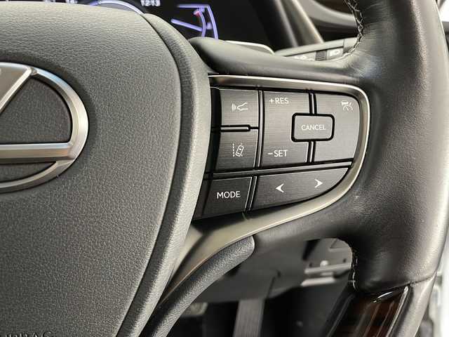 レクサス ＥＳ 300h バージョンL 長野県 2018(平30)年 6.5万km ソニッククォーツ サンルーフ/純正大型ナビ/（フルセグ/Bluetooth/CD/DVD）/全方位モニター/衝突軽減ブレーキ/レーンキープアシスト/レーダークルーズコントロール/前後コーナーセンサー/ブラインドスポットモニター/パーキングサポートアラート/電動リアゲート/ビルトインETC2.0/デジタルインナーミラー/ステアリングヒーター/社外レーダー（Z190R)/前方ドラレコ/D席、N席メモリ付きパワーシート/パドルシフト/革巻きステアリング/電動後席サンシェード/ナノイーエアコン/LEDヘッドライト/スマートキー