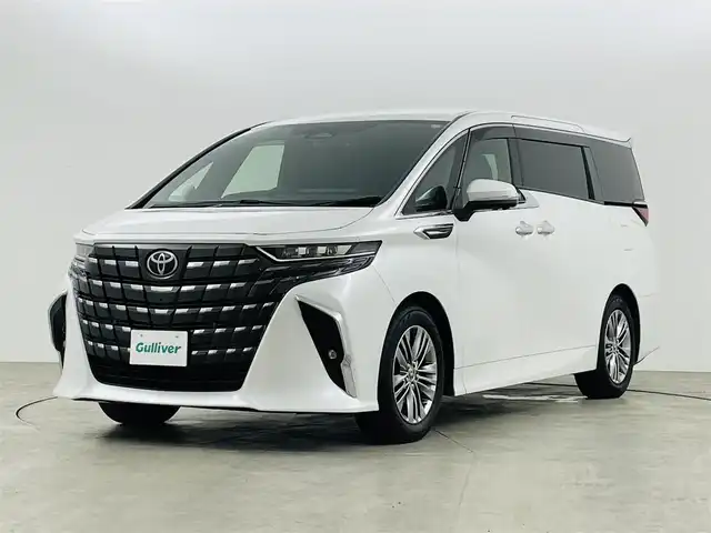 トヨタ アルファード Z 福島県 2023(令5)年 1.1万km プラチナホワイトパールマイカ トヨタセーフティセンス/・プリクラッシュセーフティ/・レーダークルーズコントロール/・プロアクティブドライビングアシスト/・レーントレーシングアシスト/・レーダークルーズコントロール/・ブラインドスポットモニター/・リアカメラディテクション/・クリアランスソナー/・リアクロストラフィックアラート/・ロードサインアシスト/純正14インチ大画面ナビ/・Bluetooth/USB/HDMI/・全方位カメラ/・ETC2.0/・ドライブレコーダー/・デジタルインナーミラー/・置くだけ充電/12.1インチフリップダウンモニター/ツインムーンルーフ/両側パワースライドドア/パワーバックドア/パーキングアシスト/電子パーキング/・オートホールド/革巻きステアリング/・ステアリングリモコン/・ステアリングヒーター/レザーシート/・シートヒーター(1/2列目)/・エアシート(1/2列目)/・パワーシート(1/2列目)/・メモリシート(運転席)/・オットマン/プッシュスタート/・スマートキー/・スペアキー/LEDヘッドライト/・オートライト/・フォグライト/社外ラバーマット/ドアバイザー/保証書/取扱説明書