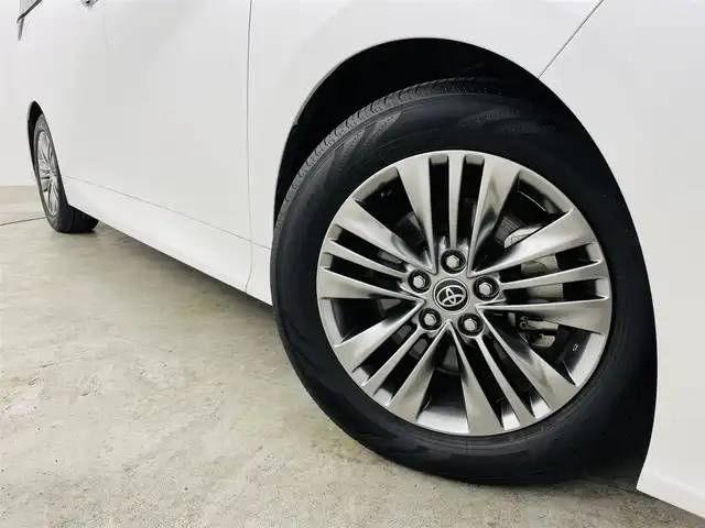 トヨタ アルファード Z 福島県 2023(令5)年 1.1万km プラチナホワイトパールマイカ トヨタセーフティセンス/・プリクラッシュセーフティ/・レーダークルーズコントロール/・プロアクティブドライビングアシスト/・レーントレーシングアシスト/・レーダークルーズコントロール/・ブラインドスポットモニター/・リアカメラディテクション/・クリアランスソナー/・リアクロストラフィックアラート/・ロードサインアシスト/純正14インチ大画面ナビ/・Bluetooth/USB/HDMI/・全方位カメラ/・ETC2.0/・ドライブレコーダー/・デジタルインナーミラー/・置くだけ充電/12.1インチフリップダウンモニター/ツインムーンルーフ/両側パワースライドドア/パワーバックドア/パーキングアシスト/電子パーキング/・オートホールド/革巻きステアリング/・ステアリングリモコン/・ステアリングヒーター/レザーシート/・シートヒーター(1/2列目)/・エアシート(1/2列目)/・パワーシート(1/2列目)/・メモリシート(運転席)/・オットマン/プッシュスタート/・スマートキー/・スペアキー/LEDヘッドライト/・オートライト/・フォグライト/社外ラバーマット/ドアバイザー/保証書/取扱説明書