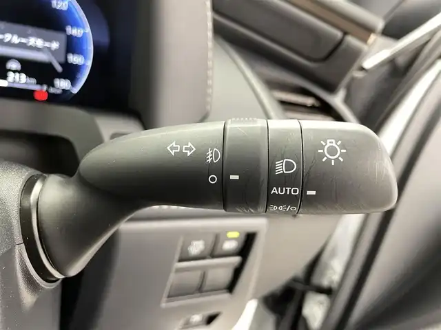 トヨタ アルファード Z 福井県 2023(令5)年 1.1万km プラチナホワイトパールマイカ トヨタセーフティセンス/・プリクラッシュセーフティ/・レーダークルーズコントロール/・プロアクティブドライビングアシスト/・レーントレーシングアシスト/・レーダークルーズコントロール/・ブラインドスポットモニター/・リアカメラディテクション/・クリアランスソナー/・リアクロストラフィックアラート/・ロードサインアシスト/純正14インチ大画面ナビ/・Bluetooth/USB/HDMI/・全方位カメラ/・ETC2.0/・ドライブレコーダー/・デジタルインナーミラー/置くだけ充電/12.1インチフリップダウンモニター/ツインムーンルーフ/両側パワースライドドア/パワーバックドア/パーキングアシスト/電子パーキング/オートホールド/革巻きステアリング/ステアリングリモコン/ステアリングヒーター/レザーシート/シートヒーター/エアシート/パワーシート/オットマン/プッシュスタート/スマートキー/スペアキー/LEDヘッドライト/オートライト/フォグライト/ドアバイザー/保証書/取扱説明書