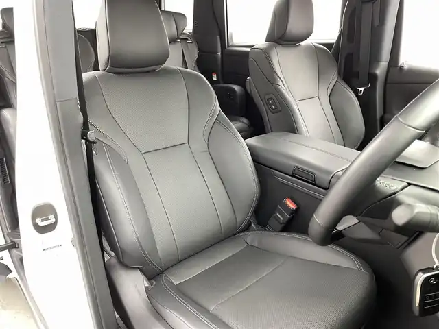 トヨタ アルファード Z 福井県 2023(令5)年 1.1万km プラチナホワイトパールマイカ トヨタセーフティセンス/・プリクラッシュセーフティ/・レーダークルーズコントロール/・プロアクティブドライビングアシスト/・レーントレーシングアシスト/・レーダークルーズコントロール/・ブラインドスポットモニター/・リアカメラディテクション/・クリアランスソナー/・リアクロストラフィックアラート/・ロードサインアシスト/純正14インチ大画面ナビ/・Bluetooth/USB/HDMI/・全方位カメラ/・ETC2.0/・ドライブレコーダー/・デジタルインナーミラー/置くだけ充電/12.1インチフリップダウンモニター/ツインムーンルーフ/両側パワースライドドア/パワーバックドア/パーキングアシスト/電子パーキング/オートホールド/革巻きステアリング/ステアリングリモコン/ステアリングヒーター/レザーシート/シートヒーター/エアシート/パワーシート/オットマン/プッシュスタート/スマートキー/スペアキー/LEDヘッドライト/オートライト/フォグライト/ドアバイザー/保証書/取扱説明書