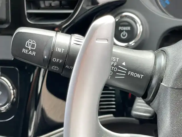 三菱 アウトランダー ＰＨＥＶ G セーフティパッケージ 岩手県 2015(平27)年 14.2万km シルキーホワイト 純正ナビ　ＣＤ／ＤＶＤ／Ｂｌｕｅｔｏｏｔｈ再生　フルセグ　バックＣ　全方位カメラ　純正１８ＡＷ　ＥＴＣ　Ｒクルコン　スマートキー　寒冷地　Ｐシート　Ｓヒーター　レーンキープ　パドルシフト　１００Ｖ