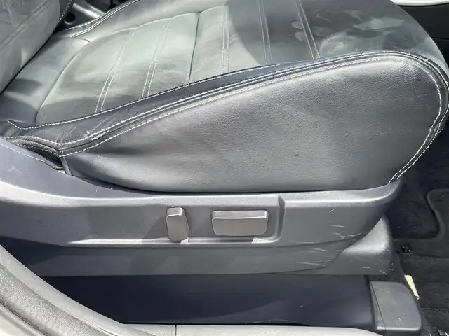 三菱 アウトランダー ＰＨＥＶ G セーフティパッケージ 岩手県 2015(平27)年 14.2万km シルキーホワイト 純正ナビ　ＣＤ／ＤＶＤ／Ｂｌｕｅｔｏｏｔｈ再生　フルセグ　バックＣ　全方位カメラ　純正１８ＡＷ　ＥＴＣ　Ｒクルコン　スマートキー　寒冷地　Ｐシート　Ｓヒーター　レーンキープ　パドルシフト　１００Ｖ