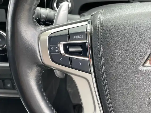 三菱 アウトランダー ＰＨＥＶ G セーフティパッケージ 岩手県 2015(平27)年 14.2万km シルキーホワイト 純正ナビ　ＣＤ／ＤＶＤ／Ｂｌｕｅｔｏｏｔｈ再生　フルセグ　バックＣ　全方位カメラ　純正１８ＡＷ　ＥＴＣ　Ｒクルコン　スマートキー　寒冷地　Ｐシート　Ｓヒーター　レーンキープ　パドルシフト　１００Ｖ