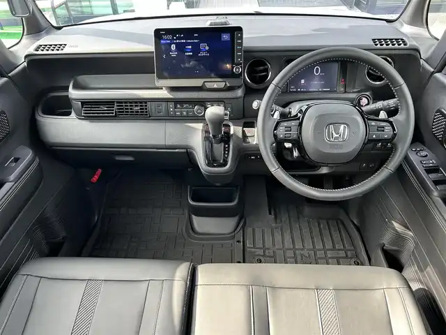 ホンダ Ｎ ＢＯＸ カスタム ターボ コーディネートS 奈良県 2024(令6)年 0.3万km グレー 純正ナビ　/フルセグ　/ＤＶＤ　/Bluetooth　/USB入力端子/AppleCarPlay/AndroidAuto/全方位カメラ/ETC　/前後ドライブレコーダー　/追従型クルーズコントロール　/レザーシート　/前席シートヒーター　/両側パワースライドドア　/純正フロアマット＆純正ラバーマット/純正アルミホイール/前後コーナーセンサー/衝突被害軽減ブレーキ/横滑り防止装置/車線逸脱警報/オートLEDライト/オートハイビーム/保証書/取扱説明書/W+サイド+カーテンエアバッグ
