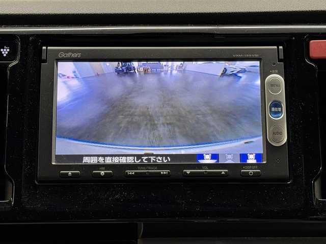 ホンダ Ｎ ＷＧＮ カスタム G Lパッケージ 三重県 2015(平27)年 6.9万km プレミアムホワイトパールⅡ ガソリン/FF/インパネCVT/純正 7インチナビ VXM-155VSi/（FM/AM/CD/DVD/USB/iPod/SD/Bluetooth/TV/VTR/AUX）/バックカメラ/ETC/安全/・近距離衝突軽減ブレーキ（CTBA）/・VSA（ABS、TCS、横すべり抑制）/・サイド＆カーテンエアバッグシステム/装備/・ハーフレザーシート/・クルーズコントロール/・オートライト/・ディスチャージヘッドライト（HID）/・フロントフォグライト/・ステアリングスイッチ/・オートエアコン/・電動格納ドアミラー/・プッシュスタート/・スマートキーx2/・後席シートベルトインジケーター（ルームミラー内蔵）/・純正14inAW/など