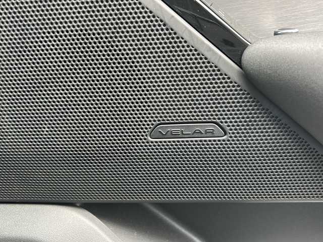 ランドローバー レンジローバーヴェラール Rダイナミック S 250PS 佐賀県 2023(令5)年 2.3万km 黒 純正ナビ/Bluetooth/ワンオーナー/全方位カメラ/ダブルサンルーフ/前後ドライブレコーダー/追従機能付きクルーズコントロール/衝突軽減システム/レーンアシスト/パドルシフト/ブレーキホールド/前席シートヒーター/ステアリングヒーター/ハーフレザーシート/前席パワーシート/シートメモリ/LEDライト/オートライト／オートマチックハイビーム/ETC2.0/保証書/取扱説明書/点検記録簿(R5)/スペアキー
