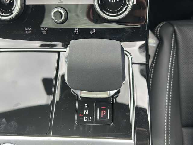 ランドローバー レンジローバーヴェラール Rダイナミック S 250PS 佐賀県 2023(令5)年 2.3万km 黒 純正ナビ/Bluetooth/ワンオーナー/全方位カメラ/ダブルサンルーフ/前後ドライブレコーダー/追従機能付きクルーズコントロール/衝突軽減システム/レーンアシスト/パドルシフト/ブレーキホールド/前席シートヒーター/ステアリングヒーター/ハーフレザーシート/前席パワーシート/シートメモリ/LEDライト/オートライト／オートマチックハイビーム/ETC2.0/保証書/取扱説明書/点検記録簿(R5)/スペアキー