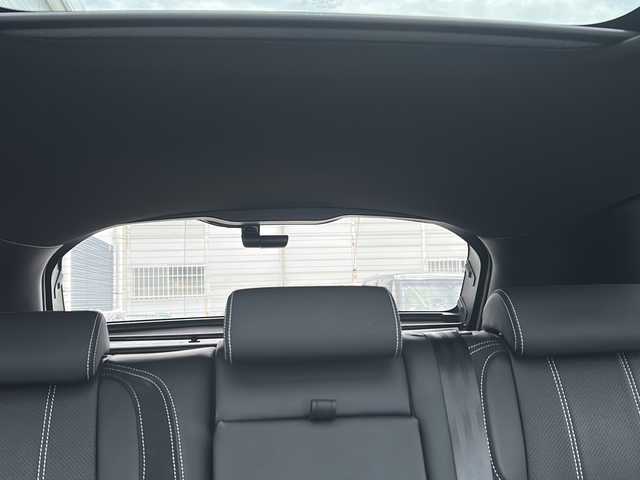 ランドローバー レンジローバーヴェラール Rダイナミック S 250PS 佐賀県 2023(令5)年 2.3万km 黒 純正ナビ/Bluetooth/ワンオーナー/全方位カメラ/ダブルサンルーフ/前後ドライブレコーダー/追従機能付きクルーズコントロール/衝突軽減システム/レーンアシスト/パドルシフト/ブレーキホールド/前席シートヒーター/ステアリングヒーター/ハーフレザーシート/前席パワーシート/シートメモリ/LEDライト/オートライト／オートマチックハイビーム/ETC2.0/保証書/取扱説明書/点検記録簿(R5)/スペアキー