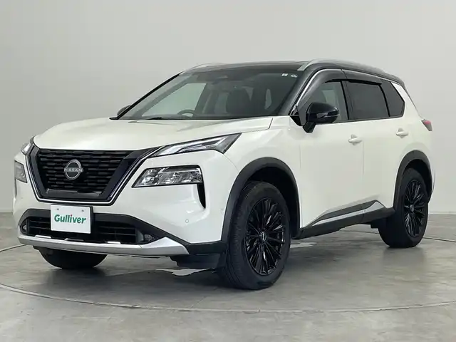 日産 エクストレイル G e－4ORCE 群馬県 2023(令5)年 1.3万km ブリリアントホワイトパール/スーパーブラック 2トーン サンルーフ　純正１２．３型ナビ　フルセグＴＶ　全周囲カメラ　ＢＯＳＥサウンド　プロパイロット　ヘッドアップディスプレイ　衝突被害軽減ブレーキ　電子ミラー　置くだけ充電　ＢＳＭ　ＥＴＣ２．０　禁煙