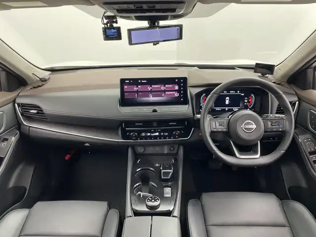日産 エクストレイル G e－4ORCE 群馬県 2023(令5)年 1.3万km ブリリアントホワイトパール/スーパーブラック 2トーン サンルーフ　純正１２．３型ナビ　フルセグＴＶ　全周囲カメラ　ＢＯＳＥサウンド　プロパイロット　ヘッドアップディスプレイ　衝突被害軽減ブレーキ　電子ミラー　置くだけ充電　ＢＳＭ　ＥＴＣ２．０　禁煙