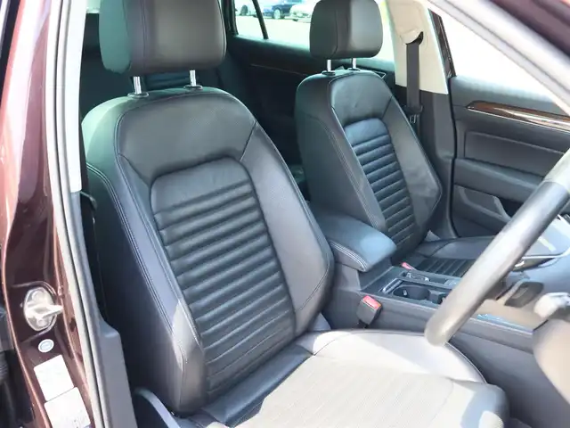 フォルクスワーゲン パサート ヴァリアント TSI ハイライン 宮城県 2016(平28)年 5.2万km ワインＭ 純正ナビ【ＢＴ／ＣＤ／ＤＶＤ／ＡＵＸ】/ワンオーナー　/黒レザーシート　/パドルシフト　/前席シートヒーター　/ルーフレール/アダプティブクルーズコントロール/レーンアシスト/サイドアシスト/プリクラッシュセーフティーシステム/フロントモニタリングシステム/ドライブレコーダー　/バックカメラ　/前席パワーシート　/パークパイロット　/パワートランク　/純正17インチAW/フォグランプ/LEDヘッドライト/ＥＴＣ　/禁煙車