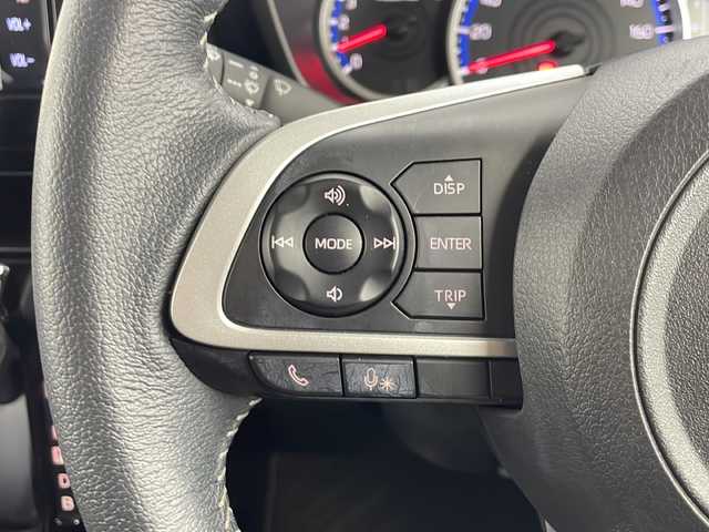 トヨタ ルーミー カスタムG－T 愛知県 2020(令2)年 2.8万km パールホワイトⅢ /禁煙車//ワンオーナー//純正ナビ(NSZT-W68T)//フルセグTV//バックカメラ//ビルトインETC//スマートアシスト//前後方誤発進抑制//車線逸脱警報//ふらつき警報//標識認識機能//前後コーナーセンサー//LEDヘッドライト//オートライト//アダプティブドライビングビーム//LEDフォグランプ//両側パワースライドドア//ウォークスルー//革巻きステアリング//ステアリングスイッチ//プッシュスタート//電動格納ミラーウィンカー//電子パーキングブレーキ//ブレーキホールド//新車保証書・取扱説明書//スペアキー