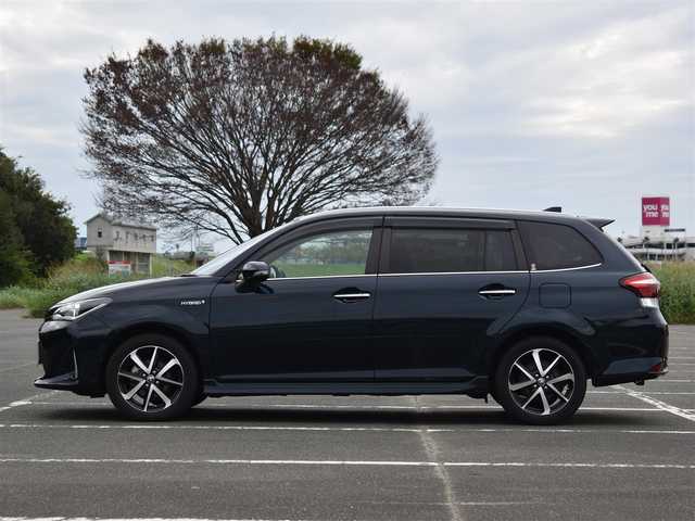 トヨタ カローラ フィールダー ハイブリッドG ダブルバイビー 大阪府 2019(令1)年 2.5万km ブラッキッシュアゲハガラスフレーク ワンオーナー/純正メモリナビ/フルセグTV・BT・CD・DVD・FM・AM/バックカメラ/ビルトインETC/トヨタセーフティセンス/・プリクラッシュセーフティ/・レーンディパーチャーアラート/・オートマチックハイビーム/・先行車発進お知らせ/クリアランスソナー/クルーズコントロール/純正LEDヘッドライト/革巻きステアリング/ハーフレザーシート/保証書・取説・スペアキー