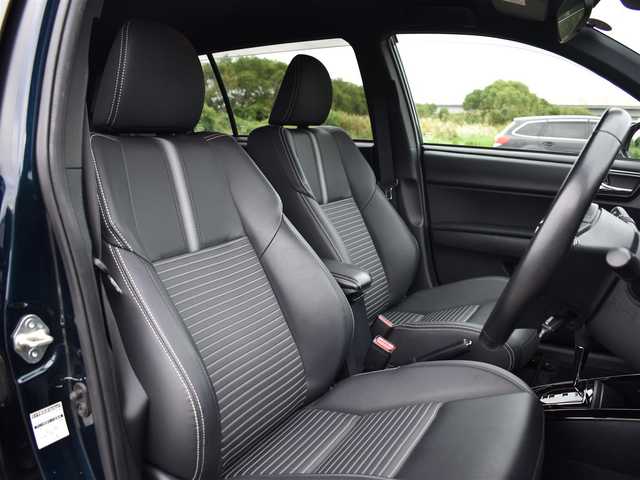 トヨタ カローラ フィールダー ハイブリッドG ダブルバイビー 大阪府 2019(令1)年 2.5万km ブラッキッシュアゲハガラスフレーク ワンオーナー/純正メモリナビ/フルセグTV・BT・CD・DVD・FM・AM/バックカメラ/ビルトインETC/トヨタセーフティセンス/・プリクラッシュセーフティ/・レーンディパーチャーアラート/・オートマチックハイビーム/・先行車発進お知らせ/クリアランスソナー/クルーズコントロール/純正LEDヘッドライト/革巻きステアリング/ハーフレザーシート/保証書・取説・スペアキー