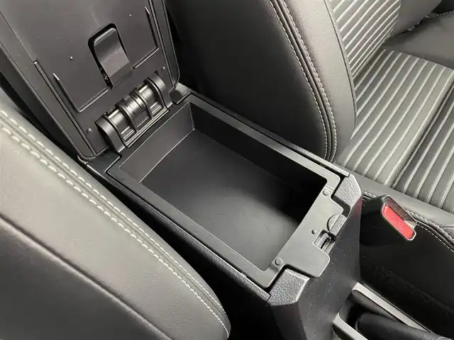 トヨタ カローラ フィールダー ハイブリッドG ダブルバイビー 大阪府 2019(令1)年 2.5万km ブラッキッシュアゲハガラスフレーク トヨタセーフティーセンス/　・プリクラッシュセーフティ/　・レーントレーシングアシスト/　・先行車発進お知らせ機能/　・レーンディパーチャーアラート/　・ロードサインアシスト/　・オートマチックハイビーム/純正ナビ/　（Bluetooth/CD/DVD）/フルセグTV/バックカメラ/クルーズコントロール/LEDヘッドライト/フォグランプ/ハーフレザーシート/純正16インチアルミホイール/純正フロアマット/コーナーセンサー/スマートキー/ETC