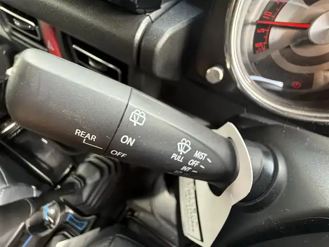 スズキ ジムニー シエラ JC 長崎県 2023(令5)年 0.3万km ブルーイッシュブラックパール3 登録時3017km/社外ナビ/・TV/・Bluetooth/・DVD/バックカメラ/クルーズコントロール/全席シートカバー/アルパインデジタルインナーミラー/メーターパネル交換/社外肘置き/TRUST製ブースト計/BLITZエアクリーナー/社外マフラー/ホワイトレターブロックタイヤ/背面タイヤあり/社外16インチアルミホイール/ボンネット油圧式ダンパー