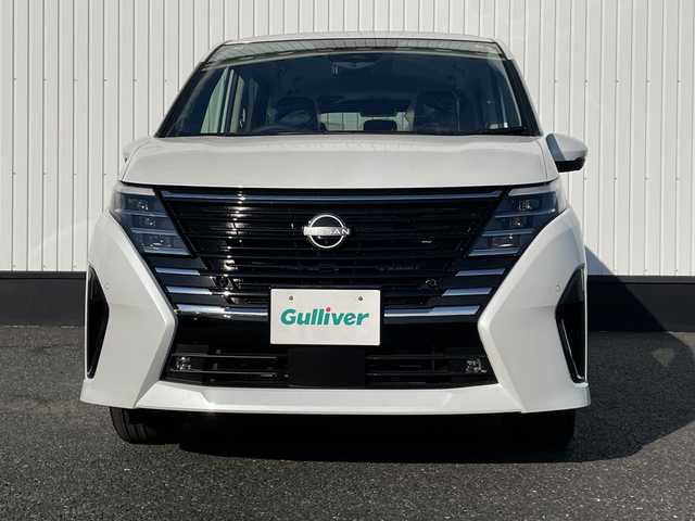 日産 セレナ e－パワー ハイウェイスター V 千葉県 2025(令7)年 0.1千km プリズムホワイト 純正12.3ナビ/(AM/FM/フルセグ/BT/USB/HDMI)/全周囲カメラ/ナビ連動ドライブレコーダー/ブラインドスポットモニター/衝突軽減システム/車線逸脱警報/クルーズコントロール/フリップダウンモニター/両側パワースライドドア/ハンズフリーオートスライドドア/横滑り防止装置/ETC2.0/アイドリングストップ/LEDヘッドライト/フォグランプ/オートライト/ウィンカーミラー/電動格納ミラー/純正16インチアルミホイール/シートリフター/プッシュスタート/スマートキー/フロアマット/スペアキー/取扱説明書