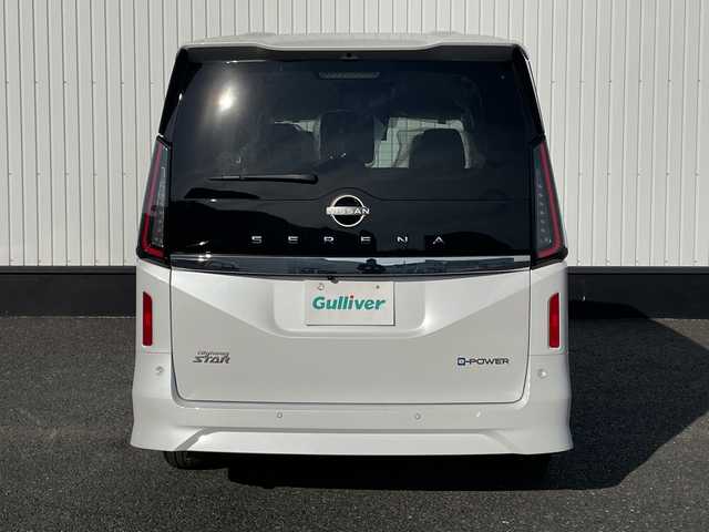 日産 セレナ e－パワー ハイウェイスター V 千葉県 2025(令7)年 0.1千km プリズムホワイト 純正12.3ナビ/(AM/FM/フルセグ/BT/USB/HDMI)/全周囲カメラ/ナビ連動ドライブレコーダー/ブラインドスポットモニター/衝突軽減システム/車線逸脱警報/クルーズコントロール/フリップダウンモニター/両側パワースライドドア/ハンズフリーオートスライドドア/横滑り防止装置/ETC2.0/アイドリングストップ/LEDヘッドライト/フォグランプ/オートライト/ウィンカーミラー/電動格納ミラー/純正16インチアルミホイール/シートリフター/プッシュスタート/スマートキー/フロアマット/スペアキー/取扱説明書
