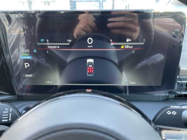 日産 セレナ e－パワー ハイウェイスター V 千葉県 2025(令7)年 0.1千km プリズムホワイト 純正12.3ナビ/(AM/FM/フルセグ/BT/USB/HDMI)/全周囲カメラ/ナビ連動ドライブレコーダー/ブラインドスポットモニター/衝突軽減システム/車線逸脱警報/クルーズコントロール/フリップダウンモニター/両側パワースライドドア/ハンズフリーオートスライドドア/横滑り防止装置/ETC2.0/アイドリングストップ/LEDヘッドライト/フォグランプ/オートライト/ウィンカーミラー/電動格納ミラー/純正16インチアルミホイール/シートリフター/プッシュスタート/スマートキー/フロアマット/スペアキー/取扱説明書