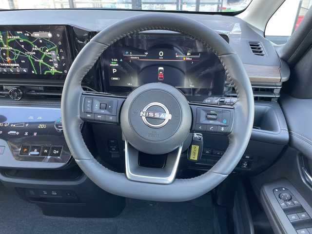 日産 セレナ e－パワー ハイウェイスター V 千葉県 2025(令7)年 0.1千km プリズムホワイト 純正12.3ナビ/(AM/FM/フルセグ/BT/USB/HDMI)/全周囲カメラ/ナビ連動ドライブレコーダー/ブラインドスポットモニター/衝突軽減システム/車線逸脱警報/クルーズコントロール/フリップダウンモニター/両側パワースライドドア/ハンズフリーオートスライドドア/横滑り防止装置/ETC2.0/アイドリングストップ/LEDヘッドライト/フォグランプ/オートライト/ウィンカーミラー/電動格納ミラー/純正16インチアルミホイール/シートリフター/プッシュスタート/スマートキー/フロアマット/スペアキー/取扱説明書