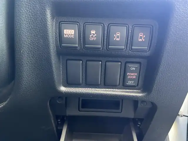 日産 エルグランド 250HWS アーバンクロム 宮城県 2013(平25)年 12.2万km ブリリアントホワイトパール 純正エアロ//純正ＡＷ//純正フロアマット//バックカメラ//ＥＴＣ//スペアキー//社外ＨＤＤナビ/(フルセグTV、DVD、CD、HDD、FM、AM、SD、BT)//スマートキー//両側パワースライド//横滑り防止機能//社外AW