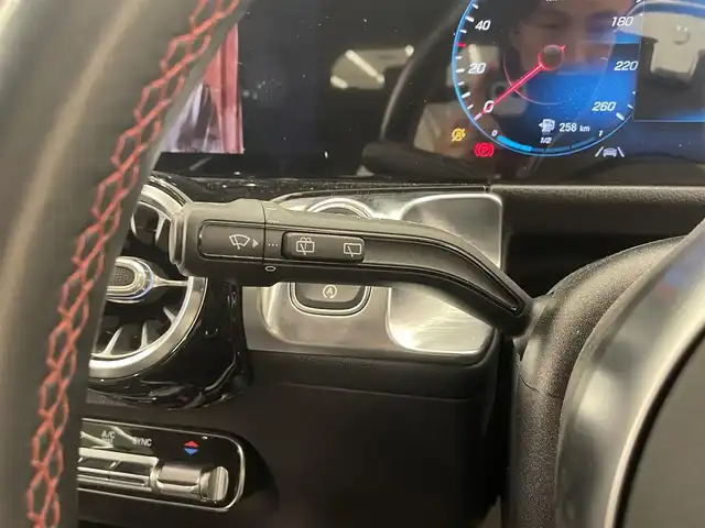 メルセデス・ベンツ ＧＬＢ２００ｄ AMGライン 岡山県 2021(令3)年 4.7万km デジタルホワイト ナビゲーションパッケージ/AMGラインパッケージ/レーダーセーフティーパッケージ/アドバンスドパッケージ/HUD/純正ナビ/全周囲カメラ/Bluetooth/USB/フルセグTV/アンビエントライト/道路標識アシスト/アクティブレーンキープアシスト/アクティブブレーキアシスト/アテンションアシスト/BSA/ドラレコ/インテリジェントライト/ハーフレザーシート/インテリジェントライト/ハーフレザーシート/パワーシート/シートヒーター