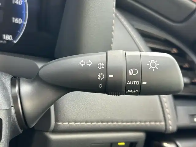 トヨタ アルファード Z 和歌山県 2025(令7)年 0.1千km プラチナホワイトパールマイカ 純正ナビ/フルセグTV/(AM/FM/USB/Bluetooth)/全方位カメラ/寒冷地仕様/ユニバーサルステップ/ITSコネクト/レーダークルコン/プリクラッシュセーフティ/レーンキープアシスト/ブラインドスポットモニター/クリアランスソナー/デジタルインナーミラー/置くだけ充電/ビルトインETC2.0/エアーベンチレーション/ステアリングヒーター/両側パワースライドドア/電動パーキング/オートホールド/ポジションメモリー/パワーシート/オートライト/オートマチックハイビーム/プッシュスタート/スマートキー