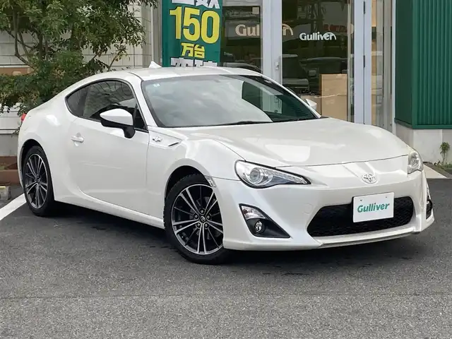 トヨタ ８６ GT 愛媛県 2013(平25)年 12万km サテンホワイトパール クスコタワーバー /スパルコセミバケットシート /後期テール /ケンウッドナビ /・CD/DVD/フルセグTV/Bluetooth/SD  /バックカメラ /ETC /HIDオートライト /純正アルミ /社外レーダー/取扱説明書/保証書/スペアキー