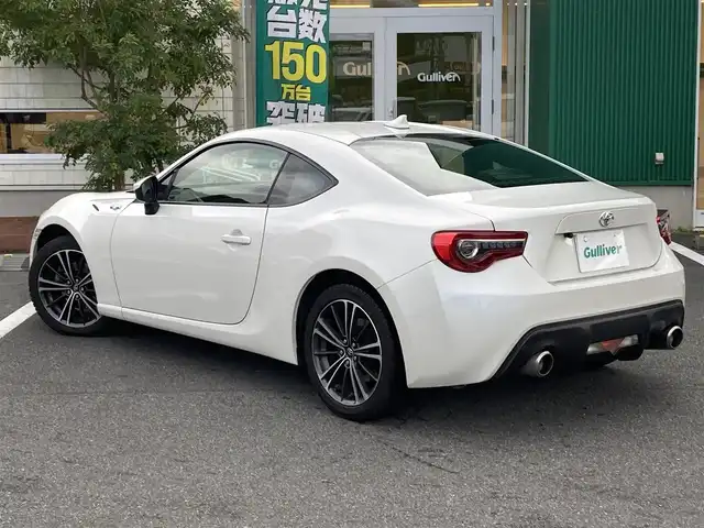 トヨタ ８６ GT 愛媛県 2013(平25)年 12万km サテンホワイトパール クスコタワーバー /スパルコセミバケットシート /後期テール /ケンウッドナビ /・CD/DVD/フルセグTV/Bluetooth/SD  /バックカメラ /ETC /HIDオートライト /純正アルミ /社外レーダー/取扱説明書/保証書/スペアキー