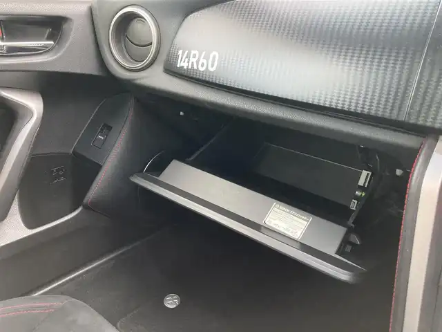 トヨタ ８６ GT 愛媛県 2013(平25)年 12万km サテンホワイトパール クスコタワーバー /スパルコセミバケットシート /後期テール /ケンウッドナビ /・CD/DVD/フルセグTV/Bluetooth/SD  /バックカメラ /ETC /HIDオートライト /純正アルミ /社外レーダー/取扱説明書/保証書/スペアキー