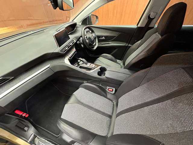 プジョー ３００８ ブルー HDi スペシャルED 千葉県 2018(平30)年 4.7万km ベージュ 特別仕様車　/ＡＣＣ　/半革シート　/純正ナビ　/ＴＶ　/Ｂカメラ　/ワイヤレスチャージ　/電動リアゲート　/アドバンスドグリップコントロール　　/オートハイビーム　/衝突軽減Ｂ　/ＢＳＭ　/ＬＫＡ　/ワンオーナー　/ドラレコ