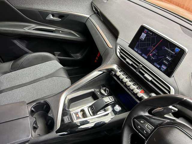 プジョー ３００８ ブルー HDi スペシャルED 千葉県 2018(平30)年 4.7万km ベージュ 特別仕様車　/ＡＣＣ　/半革シート　/純正ナビ　/ＴＶ　/Ｂカメラ　/ワイヤレスチャージ　/電動リアゲート　/アドバンスドグリップコントロール　　/オートハイビーム　/衝突軽減Ｂ　/ＢＳＭ　/ＬＫＡ　/ワンオーナー　/ドラレコ