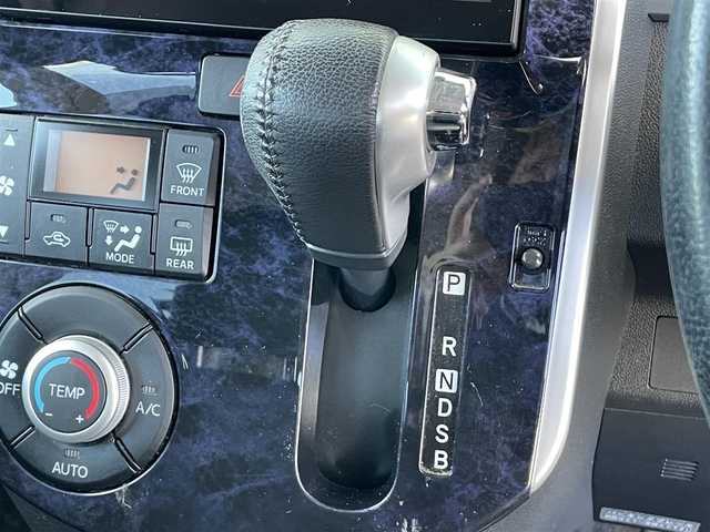 ダイハツ タント カスタム RS トップED SA Ⅲ 香川県 2018(平30)年 6.8万km プラムブラウンクリスタルマイカ スマートアシストIII/・衝突警報機能/・衝突回避支援ブレーキ機能/・車線逸脱警報機能/・誤発進抑制制御機能/・オートハイビーム/・先行車発進お知らせ機能/純正８インチナビ/・Bluetooth接続/・AM/FM/・CD/DVD/・MSV/・フルセグTV/バックカメラ/両側パワースライドドア/LEDヘッドライト/LEDフォグランプ/運転席シートヒーター/ハーフレザーシート/ETC/革巻きステアリング/ステアリングスイッチ/プッシュスタート/スマートキー/ロールサンシェード/純正フロアマット/純正ドアバイザー/純正15インチアルミホイール/アイドリングストップ/横滑り防止機能