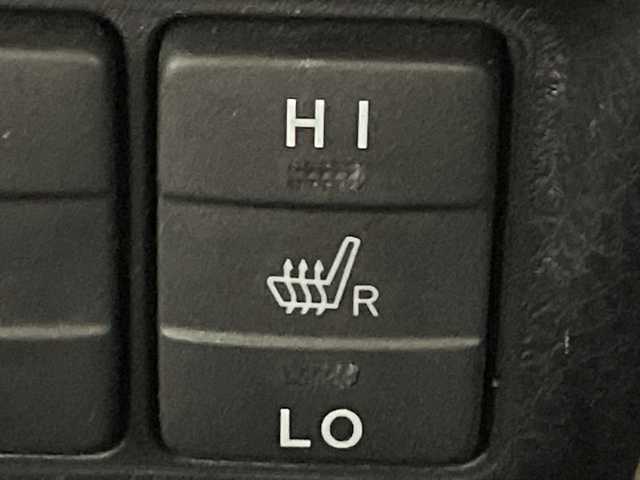 トヨタ ノア ハイブリッド Si ダブルバイビーⅡ 神奈川県 2019(令1)年 5万km ホワイトパールクリスタルシャイン トヨタセーフティセンス/純正10型ナビ【NSZN-Z68T】/・BT/フルセグTV/CD/DVD/SD/バックカメラ/純正12.1型フリップダウンモニター/デジタルインナーミラー/両側電動スライドドア/ハーフレザーシート/シートヒーター(D/N)/ビルトインETC2.0/革巻きステアリング/ステアリングスイッチ/クルーズコントロール/TRC/スマートキー/プッシュスタートボタン/シートリフター/LEDヘッドライト/フォグ/電動格納ミラー/ウィンカーミラー/二列目テーブル/二列目サンシェード/二列目USBポート/純正16インチアルミホイール/純正ドアバイザー/フロアマット