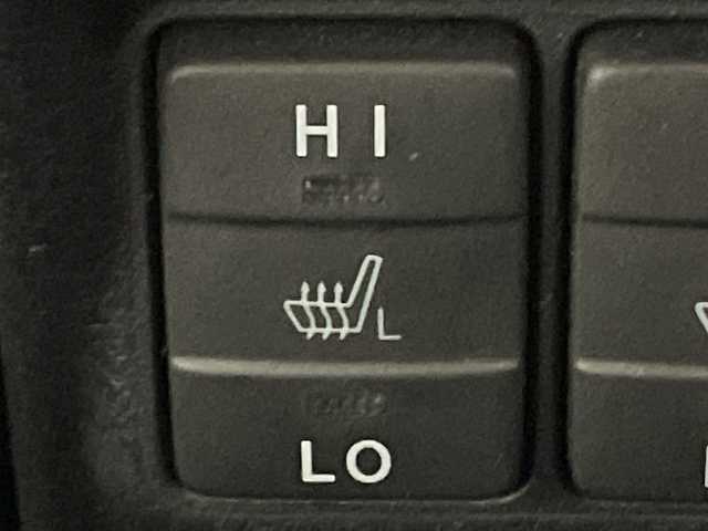 トヨタ ノア ハイブリッド Si ダブルバイビーⅡ 神奈川県 2019(令1)年 5万km ホワイトパールクリスタルシャイン トヨタセーフティセンス/純正10型ナビ【NSZN-Z68T】/・BT/フルセグTV/CD/DVD/SD/バックカメラ/純正12.1型フリップダウンモニター/デジタルインナーミラー/両側電動スライドドア/ハーフレザーシート/シートヒーター(D/N)/ビルトインETC2.0/革巻きステアリング/ステアリングスイッチ/クルーズコントロール/TRC/スマートキー/プッシュスタートボタン/シートリフター/LEDヘッドライト/フォグ/電動格納ミラー/ウィンカーミラー/二列目テーブル/二列目サンシェード/二列目USBポート/純正16インチアルミホイール/純正ドアバイザー/フロアマット