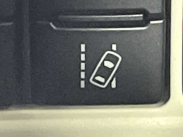 トヨタ ノア ハイブリッド Si ダブルバイビーⅡ 神奈川県 2019(令1)年 5万km ホワイトパールクリスタルシャイン トヨタセーフティセンス/純正10型ナビ【NSZN-Z68T】/・BT/フルセグTV/CD/DVD/SD/バックカメラ/純正12.1型フリップダウンモニター/デジタルインナーミラー/両側電動スライドドア/ハーフレザーシート/シートヒーター(D/N)/ビルトインETC2.0/革巻きステアリング/ステアリングスイッチ/クルーズコントロール/TRC/スマートキー/プッシュスタートボタン/シートリフター/LEDヘッドライト/フォグ/電動格納ミラー/ウィンカーミラー/二列目テーブル/二列目サンシェード/二列目USBポート/純正16インチアルミホイール/純正ドアバイザー/フロアマット